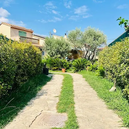 Apartment Soleil - Piscine, Parking, Jardin, Calme, Wifi, 2 Personnes Istres