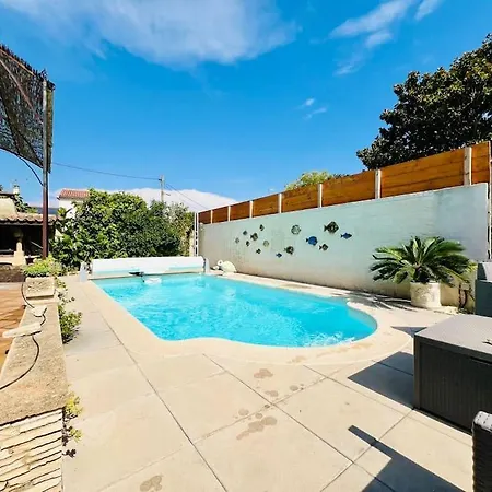 Apartment Soleil - Piscine, Parking, Jardin, Calme, Wifi, 2 Personnes *