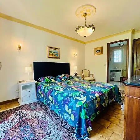 Soleil - Piscine, Parking, Jardin, Calme, Wifi, 2 Personnes Istres