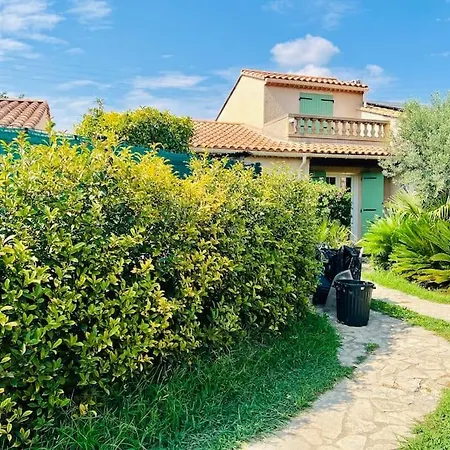 Apartment Soleil - Piscine, Parking, Jardin, Calme, Wifi, 2 Personnes Istres